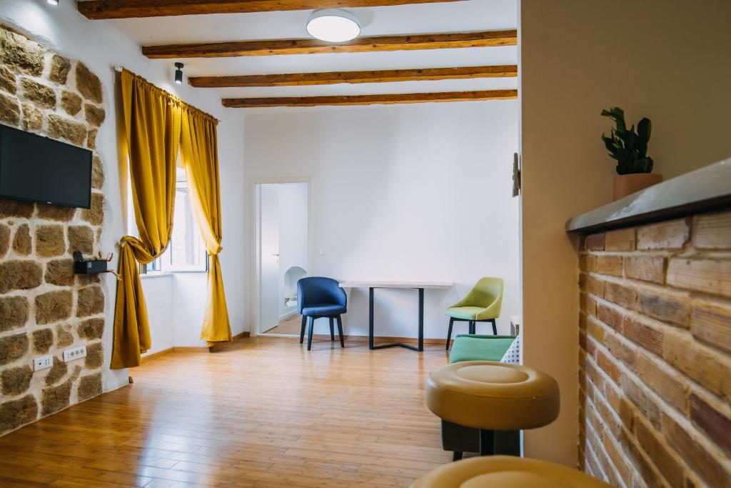 Premium Two Bedroom Apartment @ Art Deco Cathedral - 5