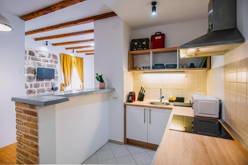 Premium Two Bedroom Apartment @ Art Deco Cathedral - 7