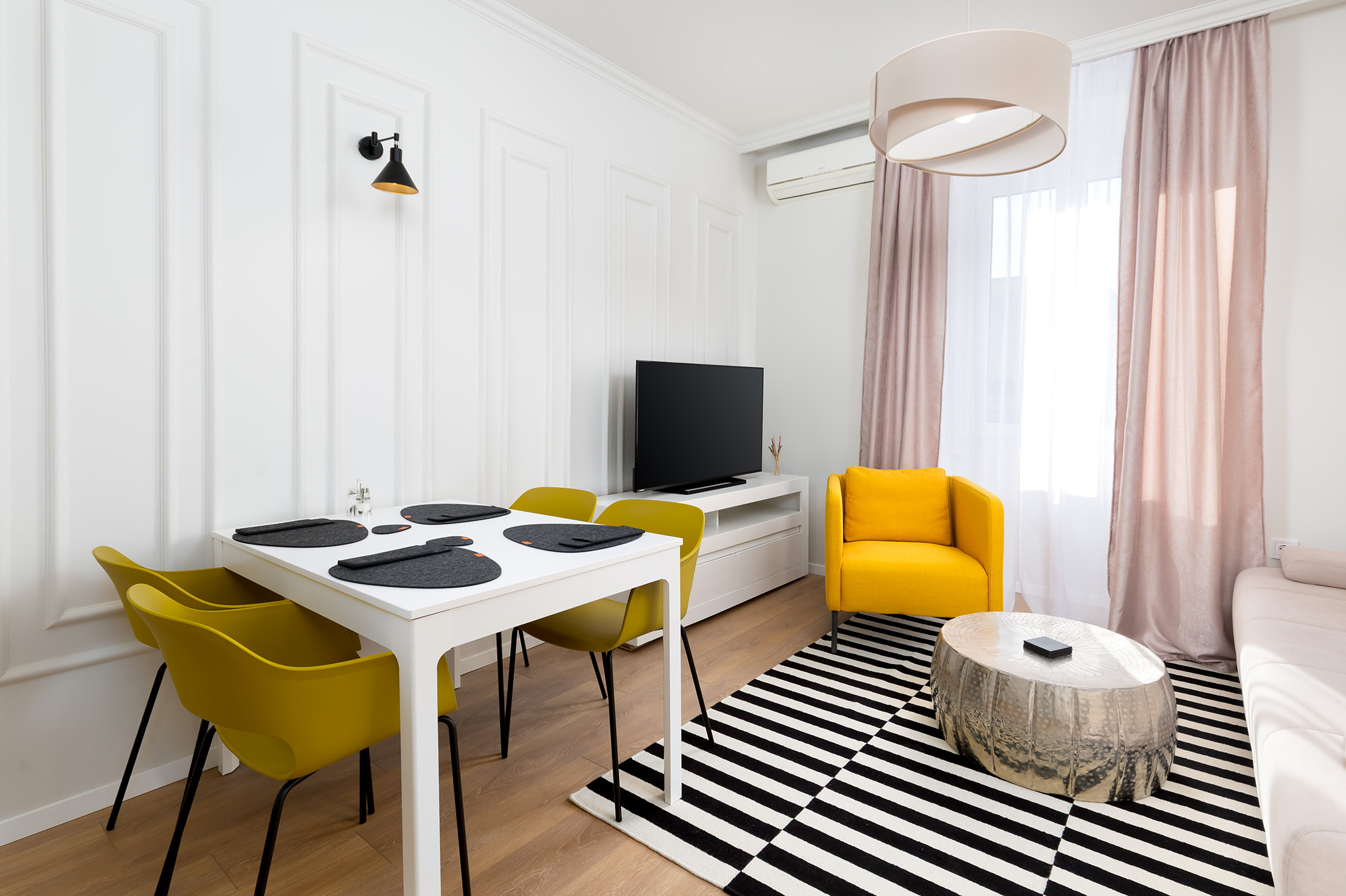 Chic Port 1BR Apartment - 2