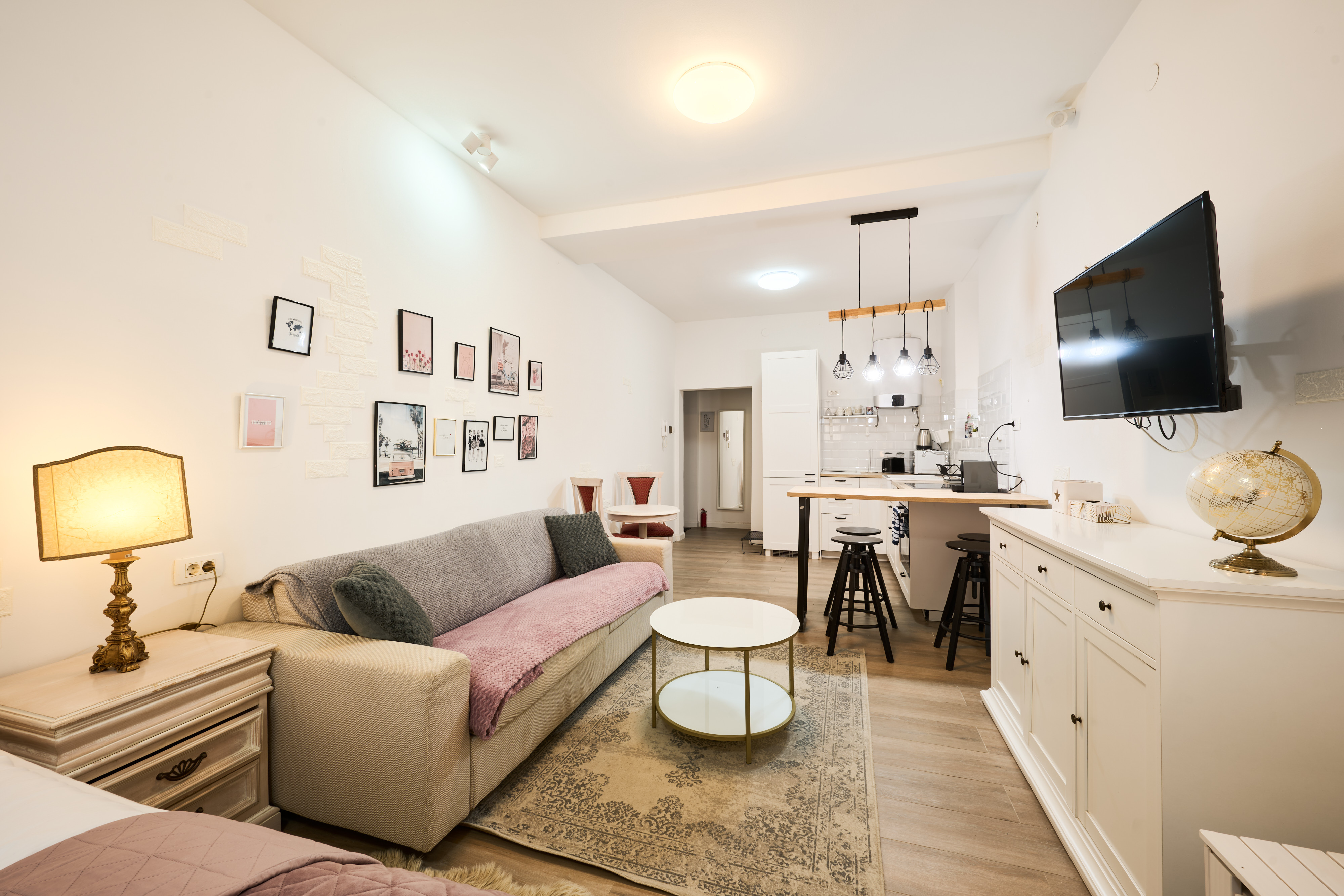 City Pulse Studio Apartment in the City Centre - 2