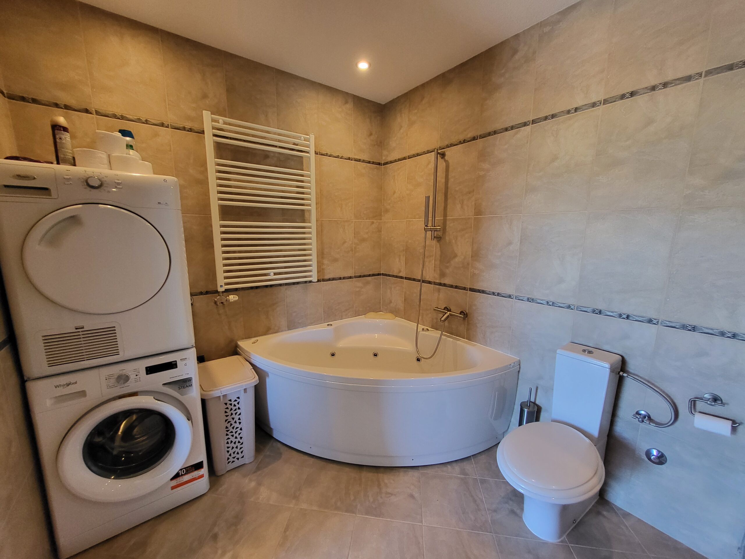 Cloud 9 2BR Apartment - 2