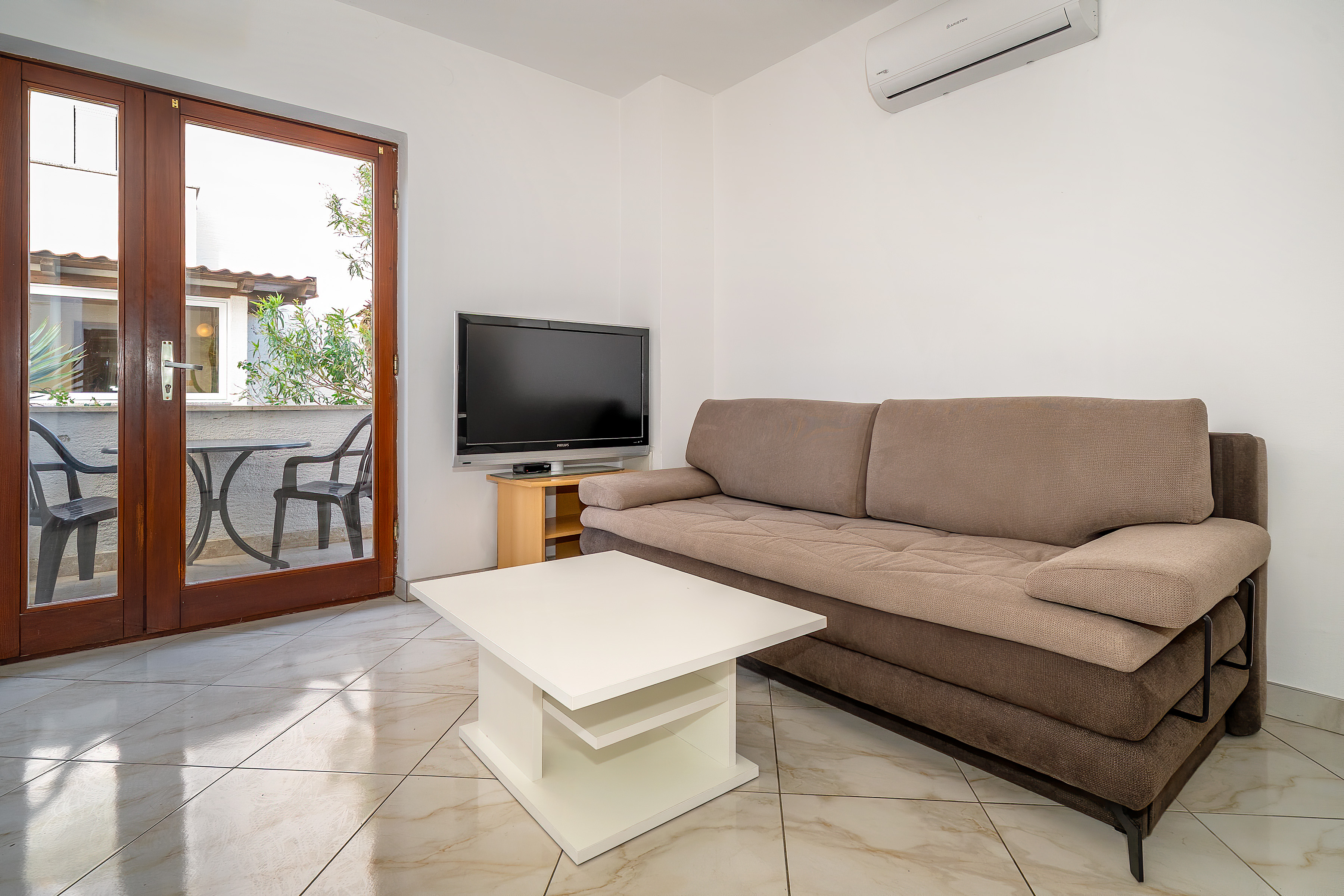 Apartment Ivan with Terrace and Parking - 4