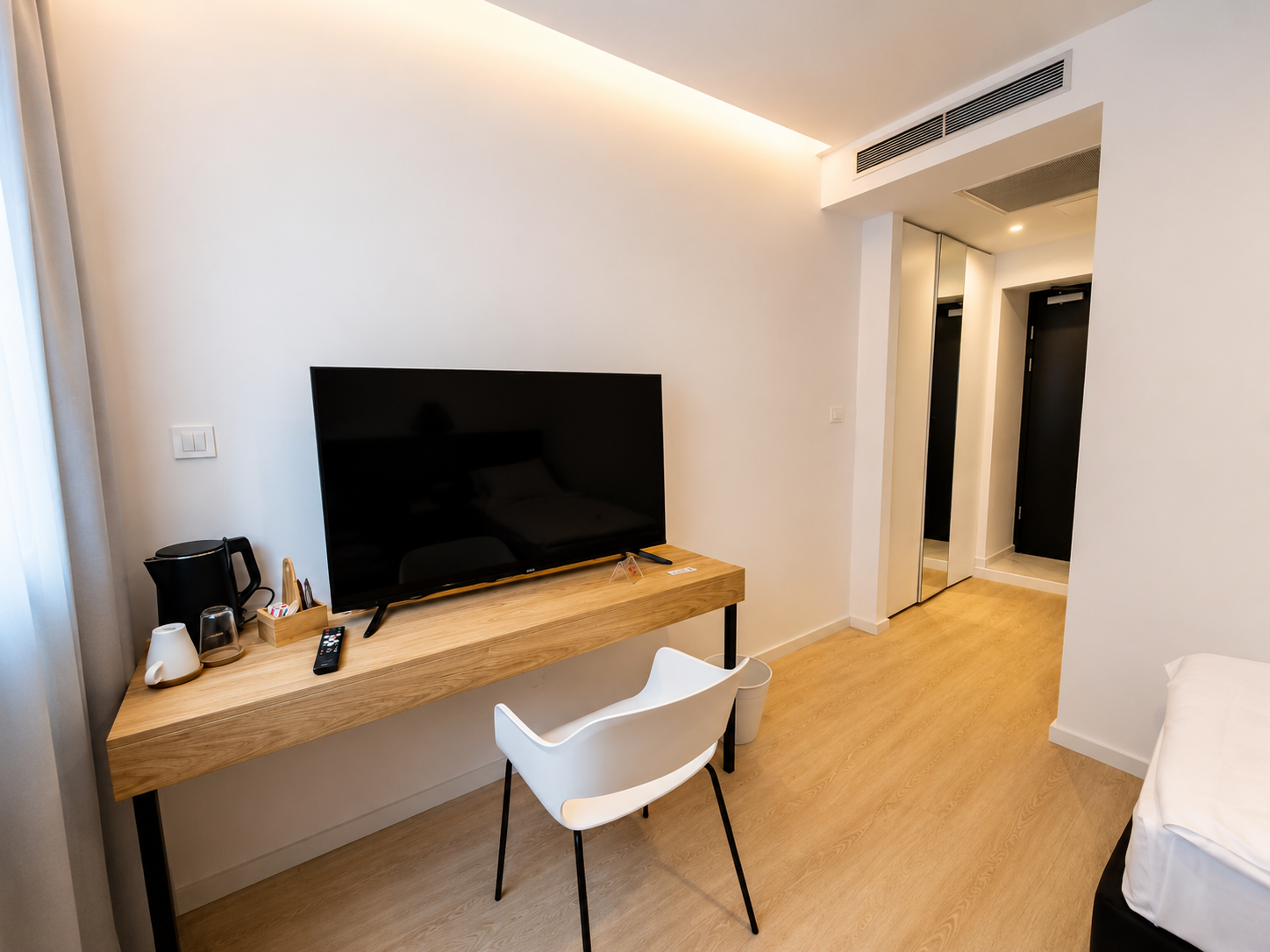 Single Room 1 - Kula & the Top Apartments - 3