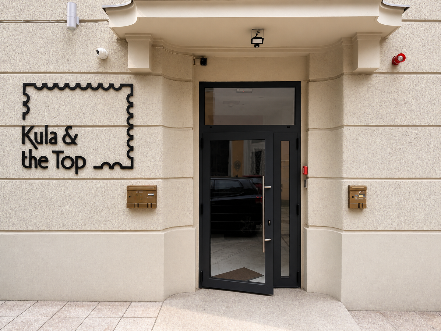 Deluxe Studio @ Kula & the Top 