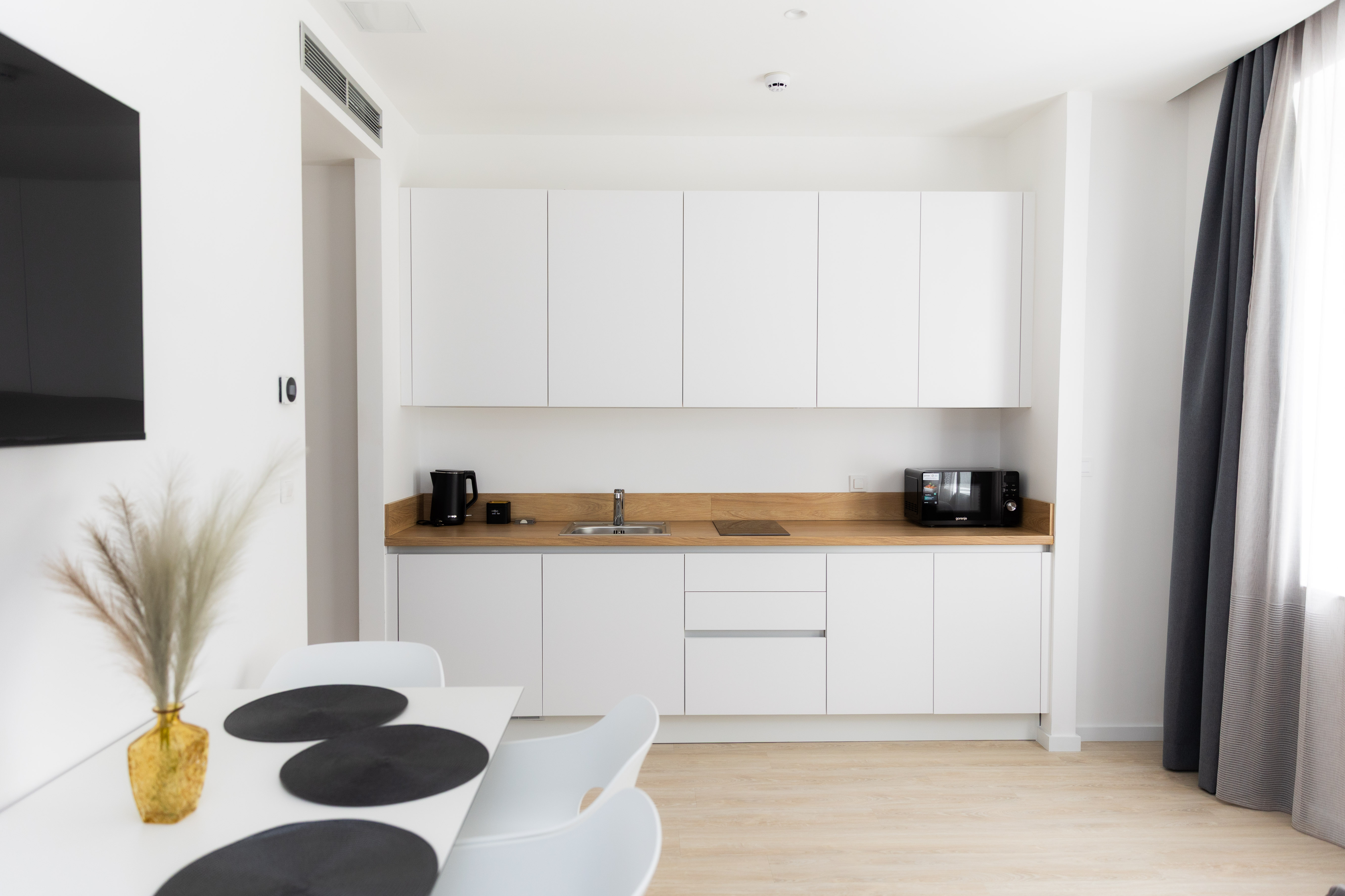 One bedroom apartment @ Kula & the Top  - 3