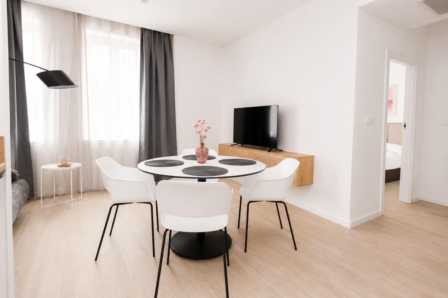 One bedroom apartment @ Kula & the Top 