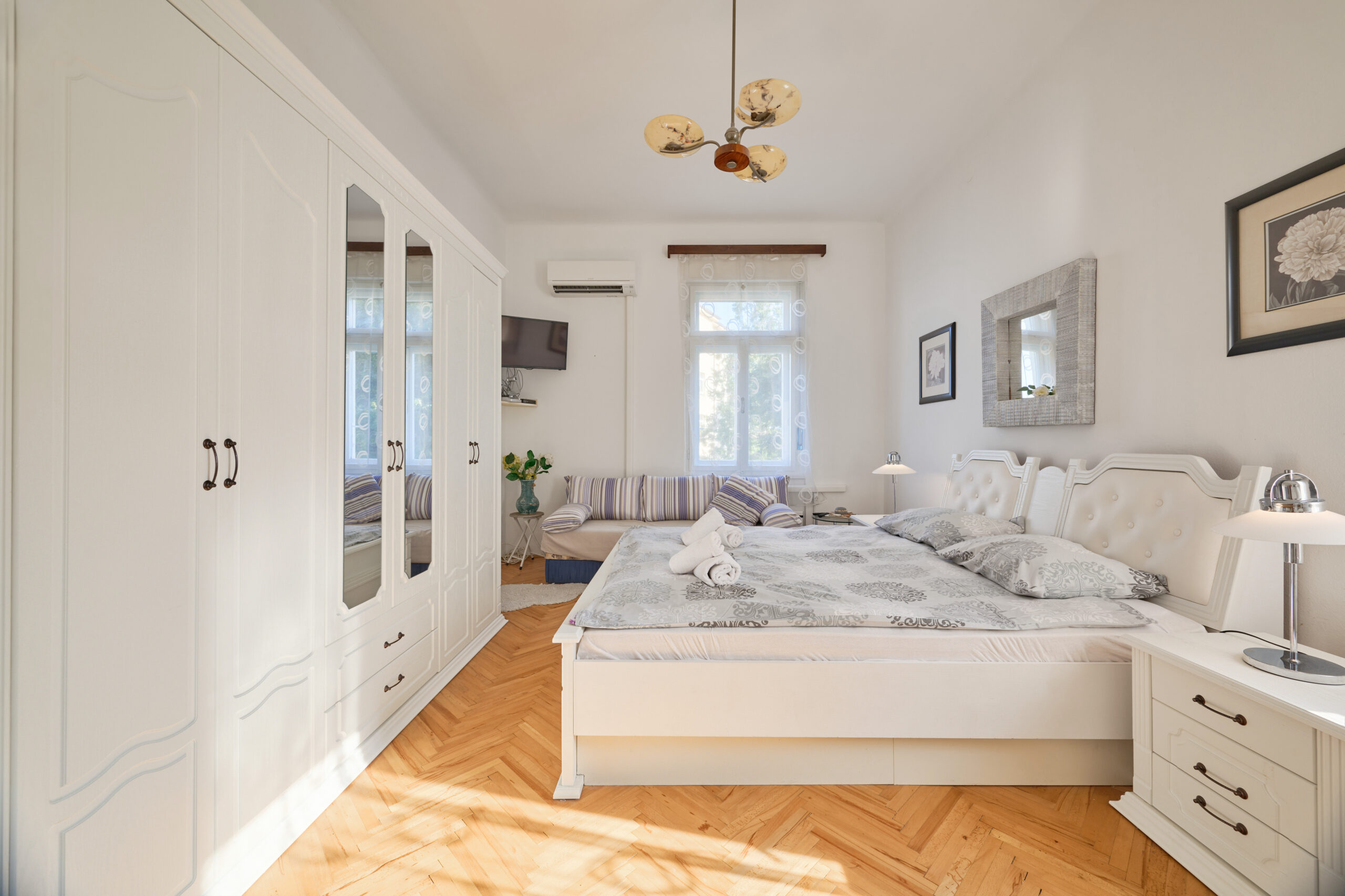 Leona Authentic Beachfront Villa 2BR APT - 6