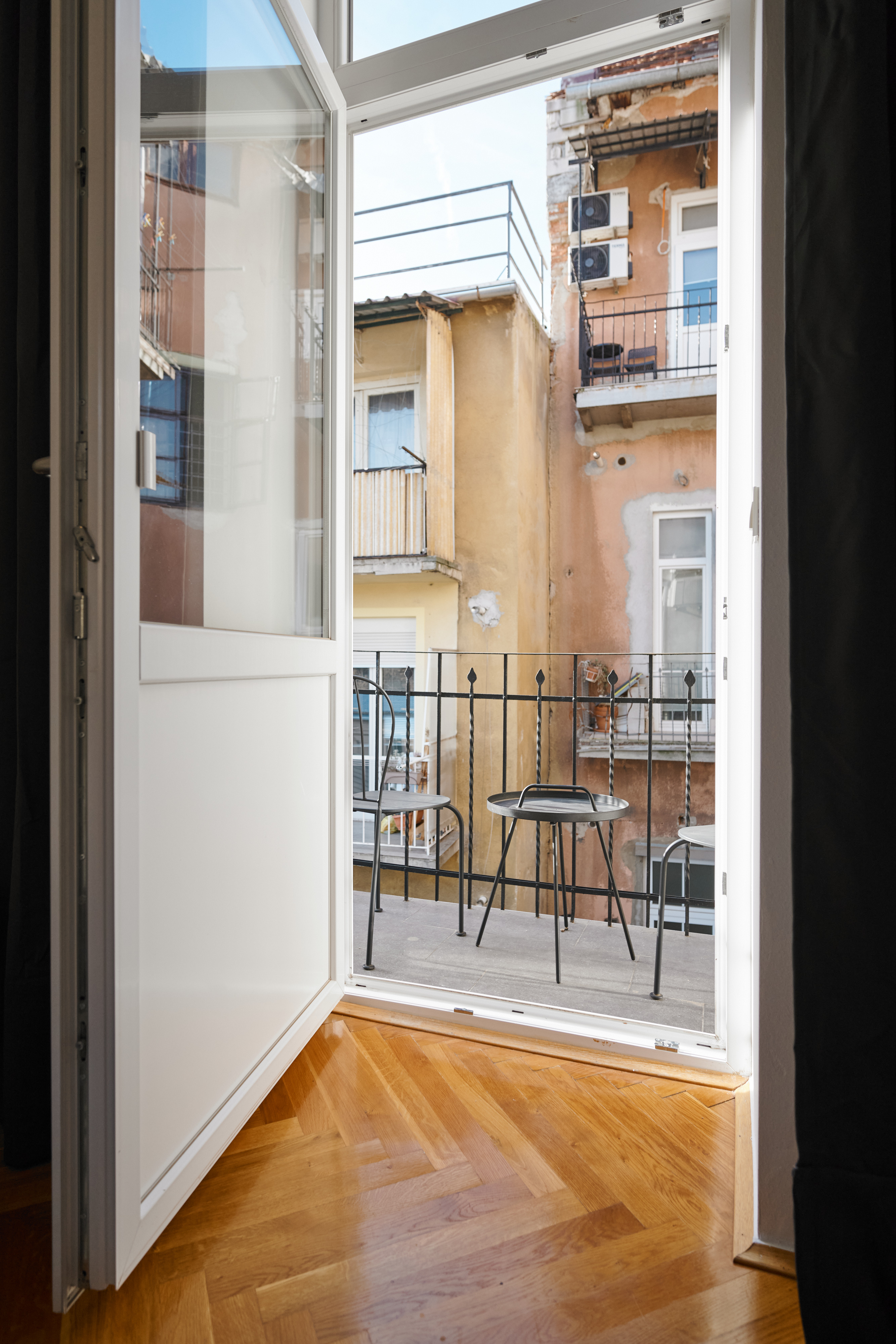 No.17 1BR Apartment w/balcony - 2