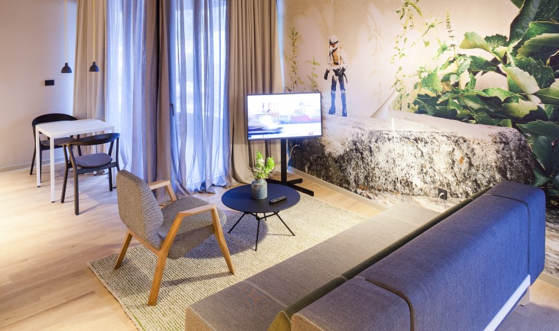 Deluxe Studio with Balcony One Suite - 6