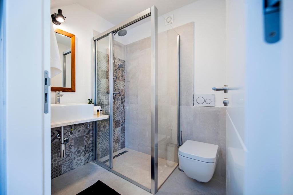 Riva Residence 2 bedroom Apartment with terrace  - 6