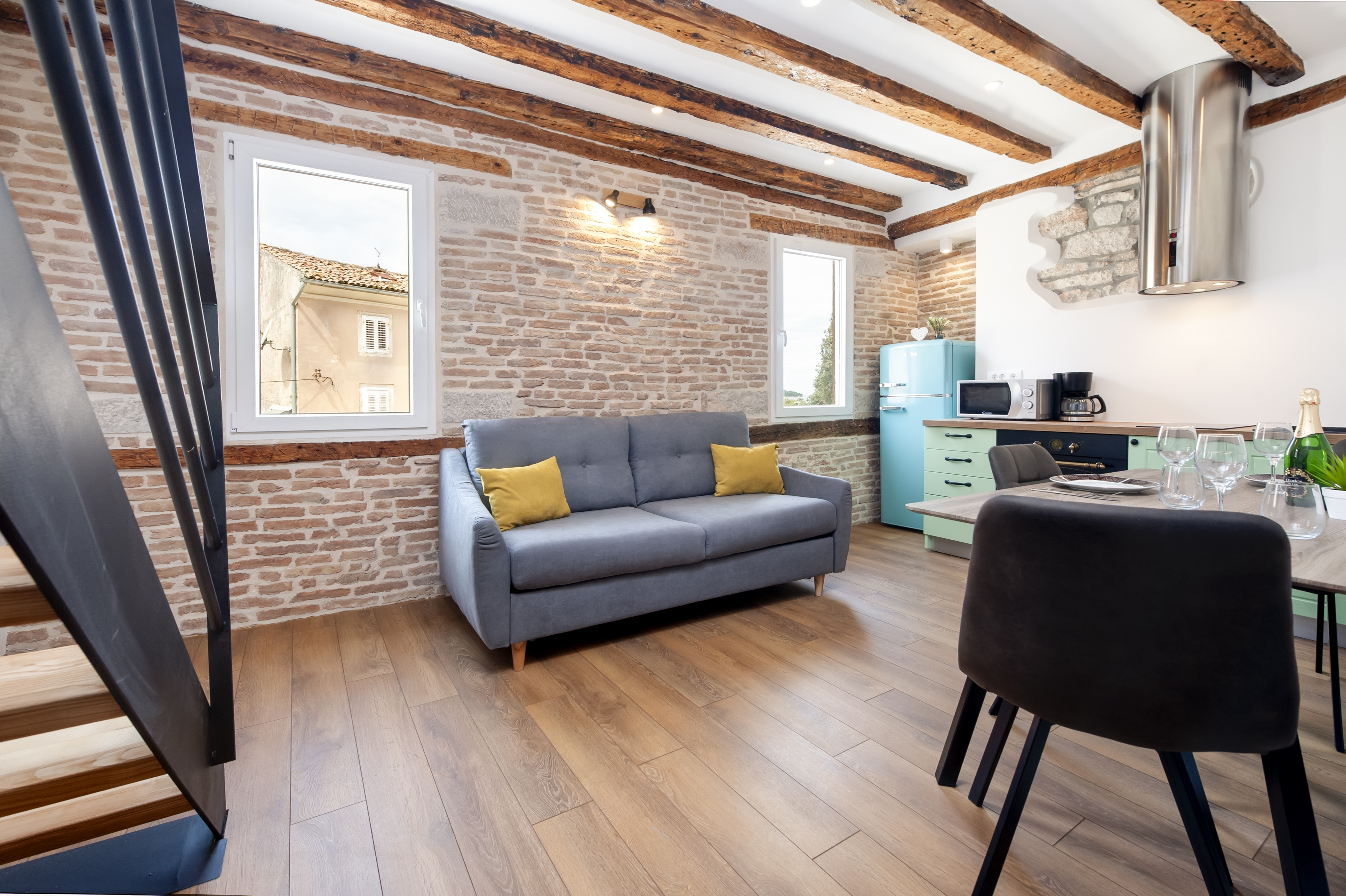Duplex Studio - The Yellow House Apartments - 5